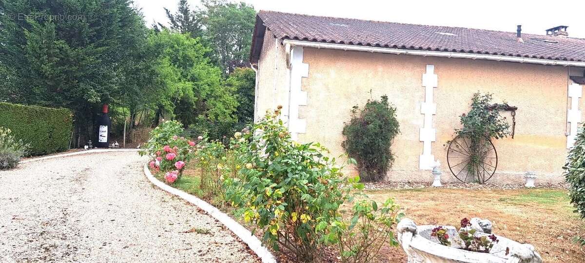 Maison à MONTPON-MENESTEROL