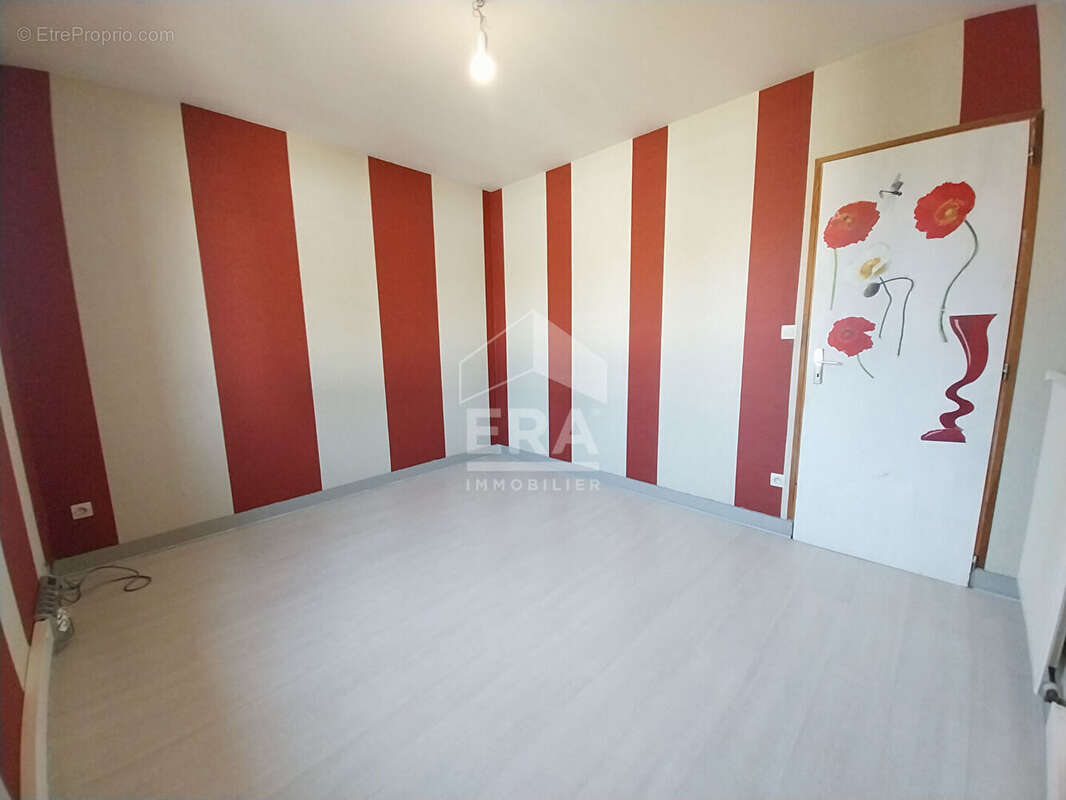 Maison à SAINT-SULPICE-DE-POMMERAY