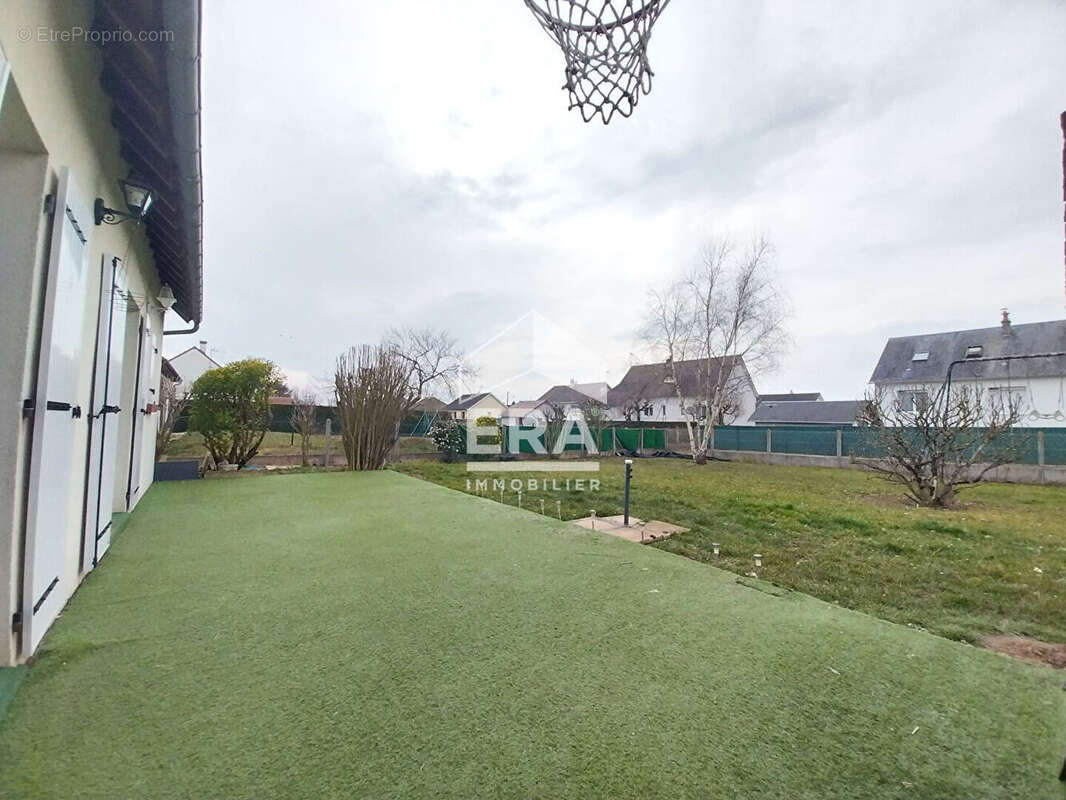 Maison à SAINT-SULPICE-DE-POMMERAY