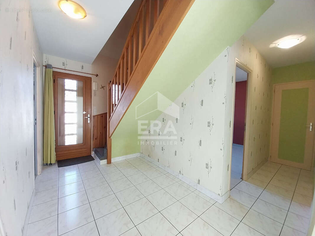 Maison à SAINT-SULPICE-DE-POMMERAY