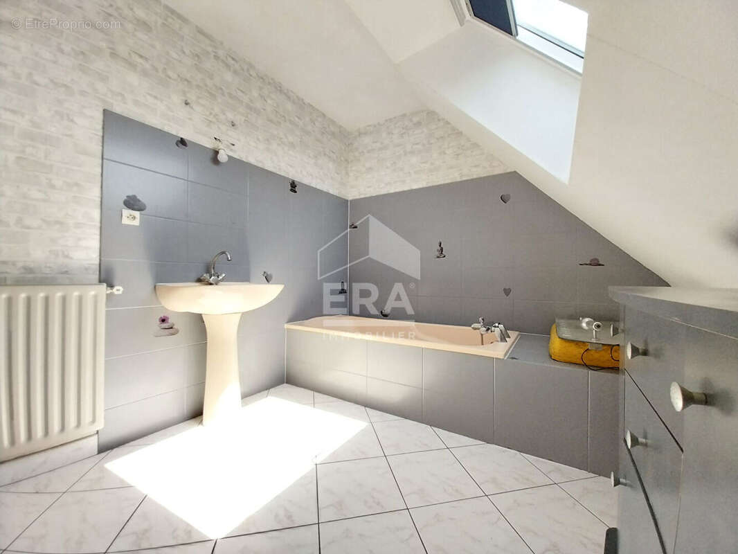 Maison à SAINT-SULPICE-DE-POMMERAY