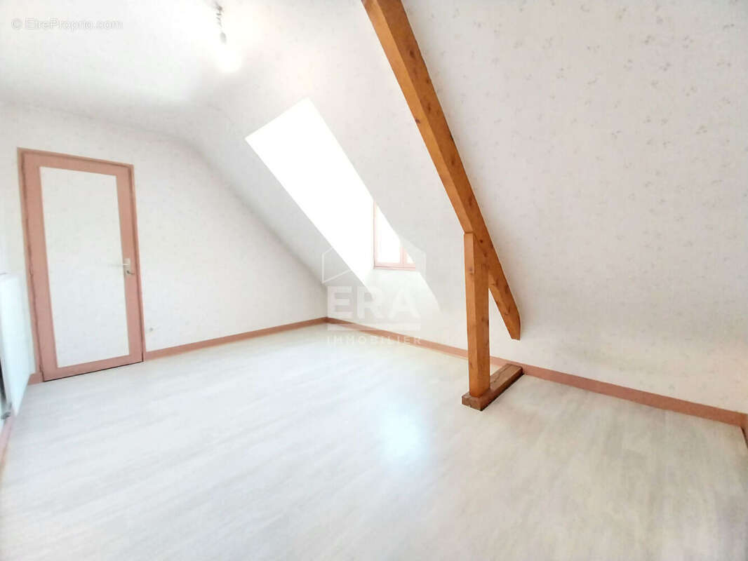 Maison à SAINT-SULPICE-DE-POMMERAY