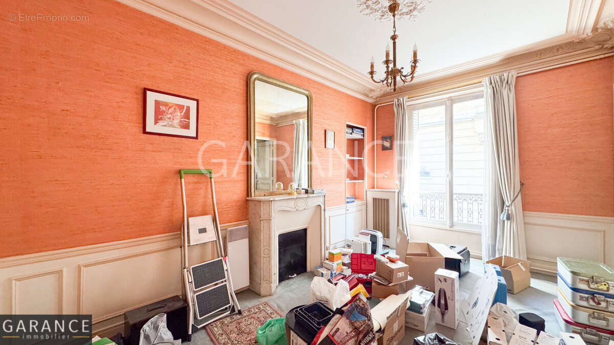Appartement à PARIS-14E