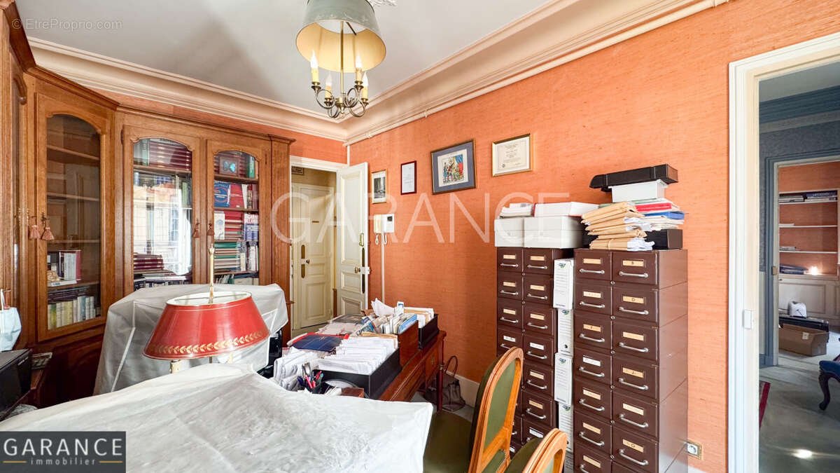 Appartement à PARIS-14E