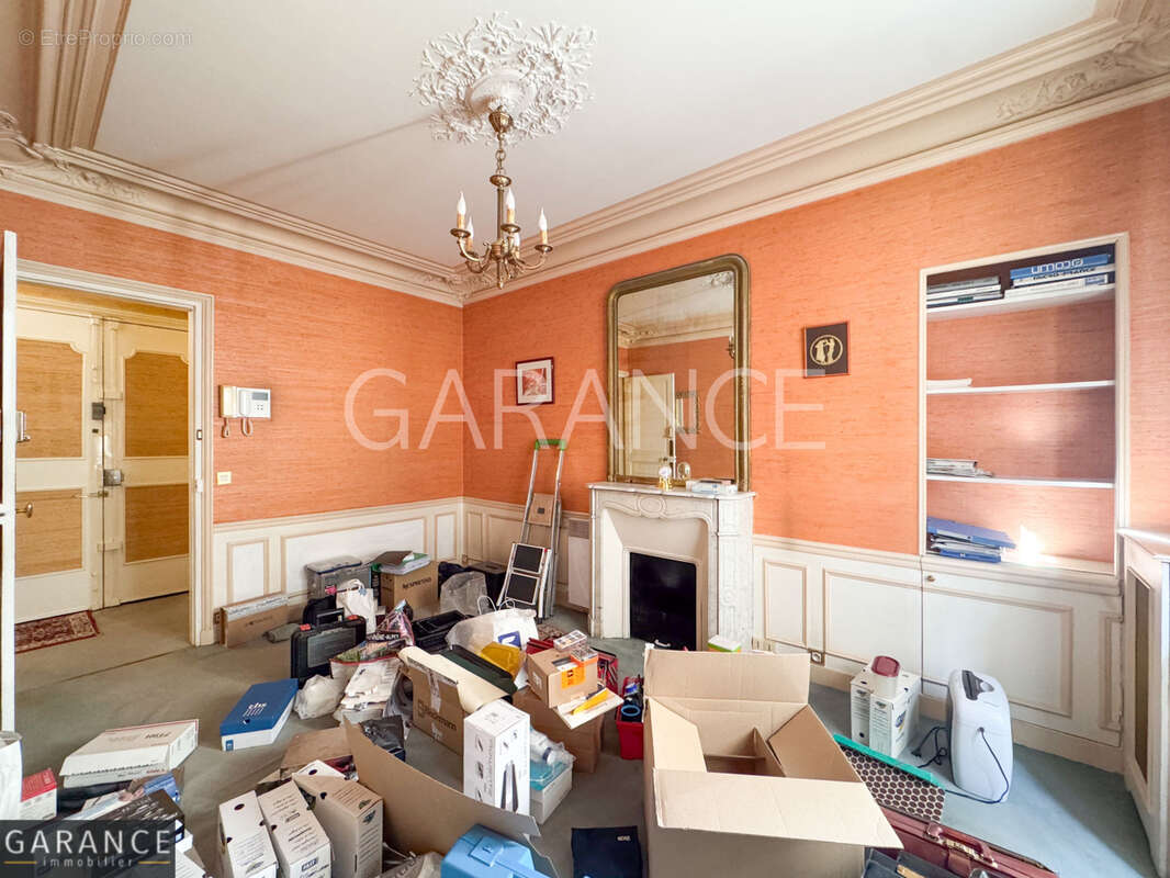 Appartement à PARIS-14E