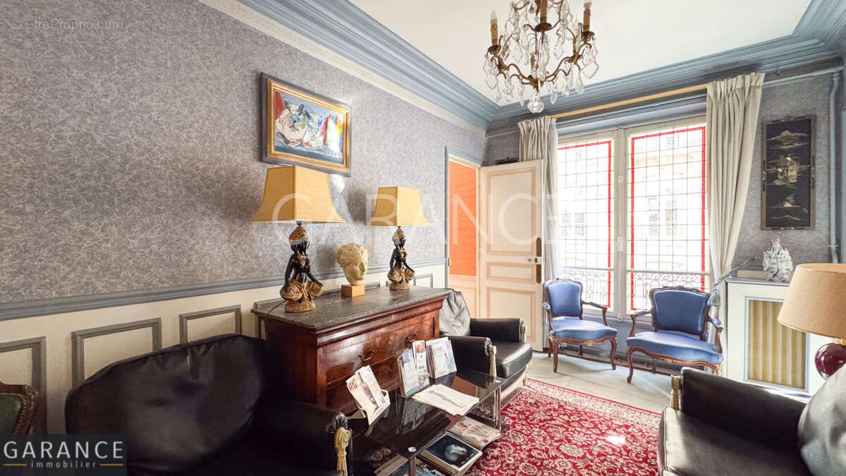 Appartement à PARIS-14E