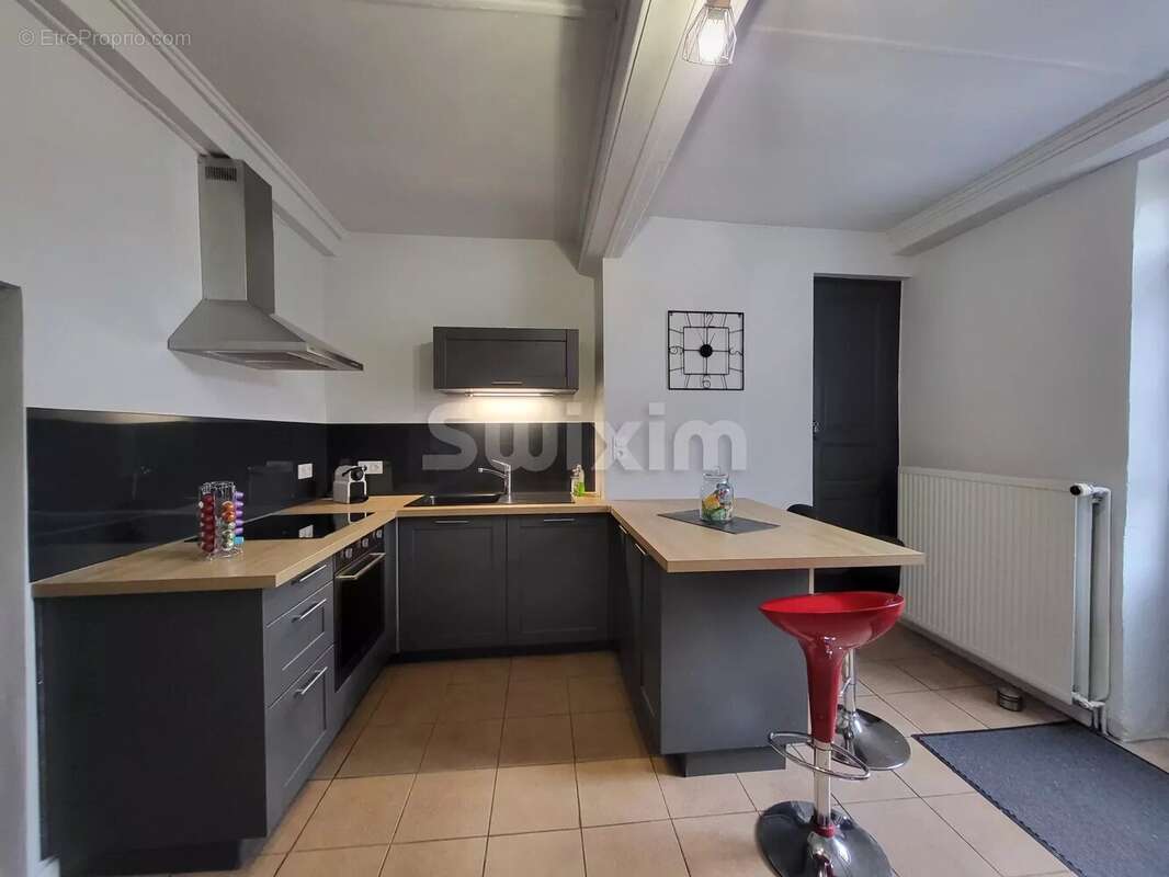 Maison à LA ROCHE-VINEUSE