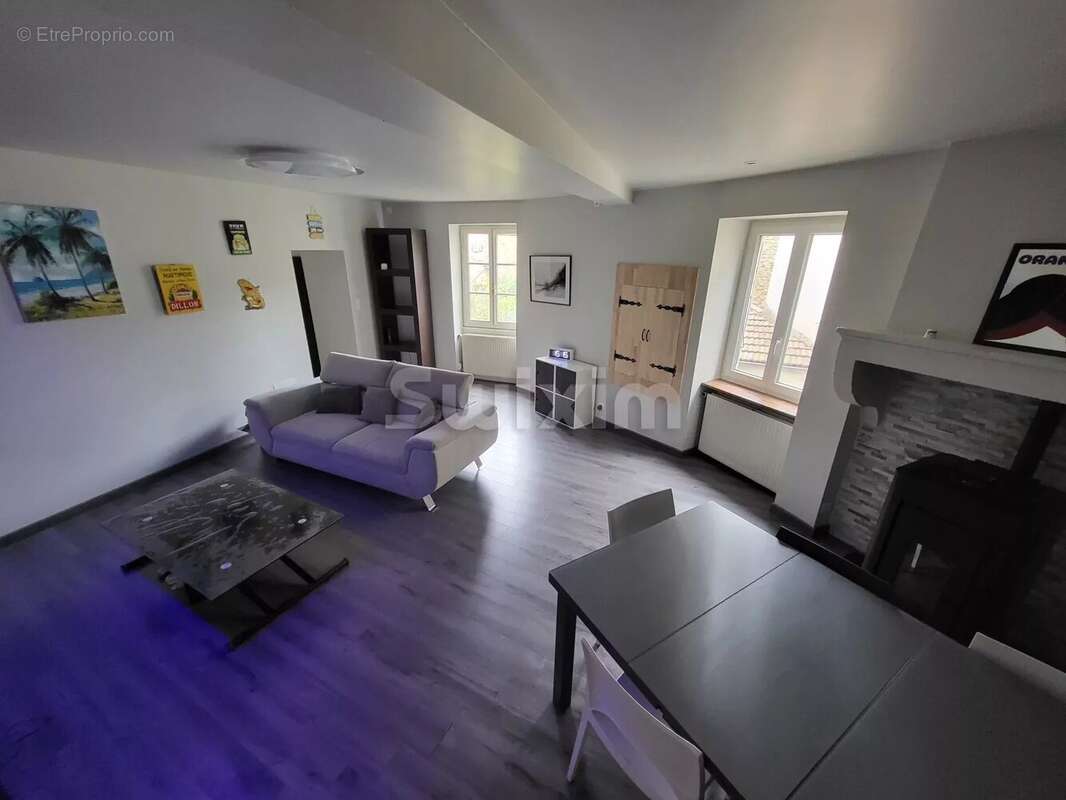 Maison à LA ROCHE-VINEUSE