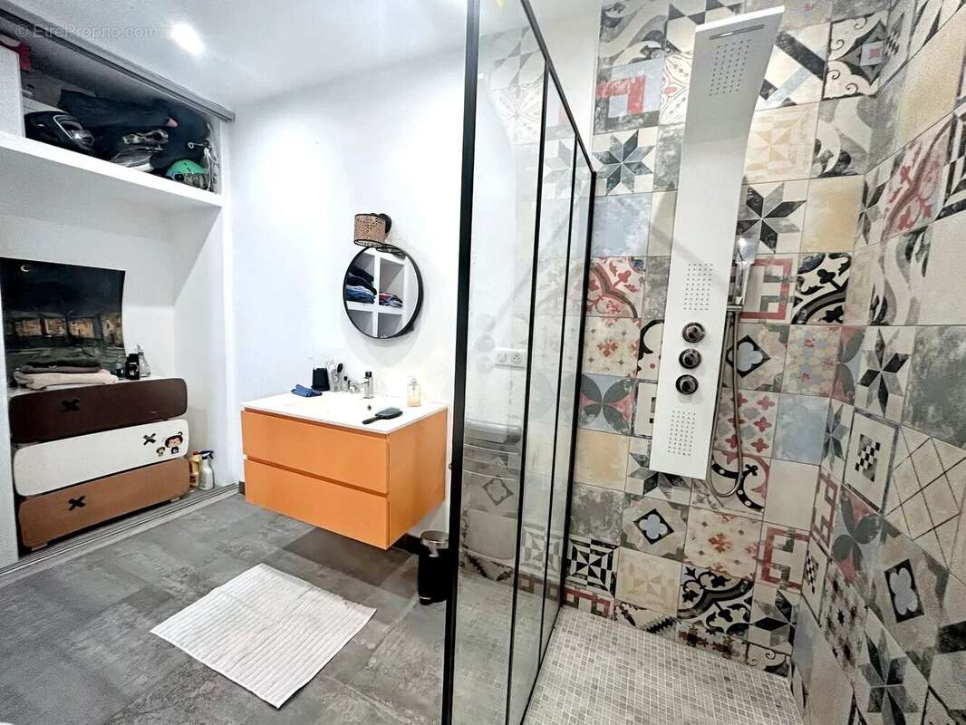 Appartement à MARSEILLE-7E