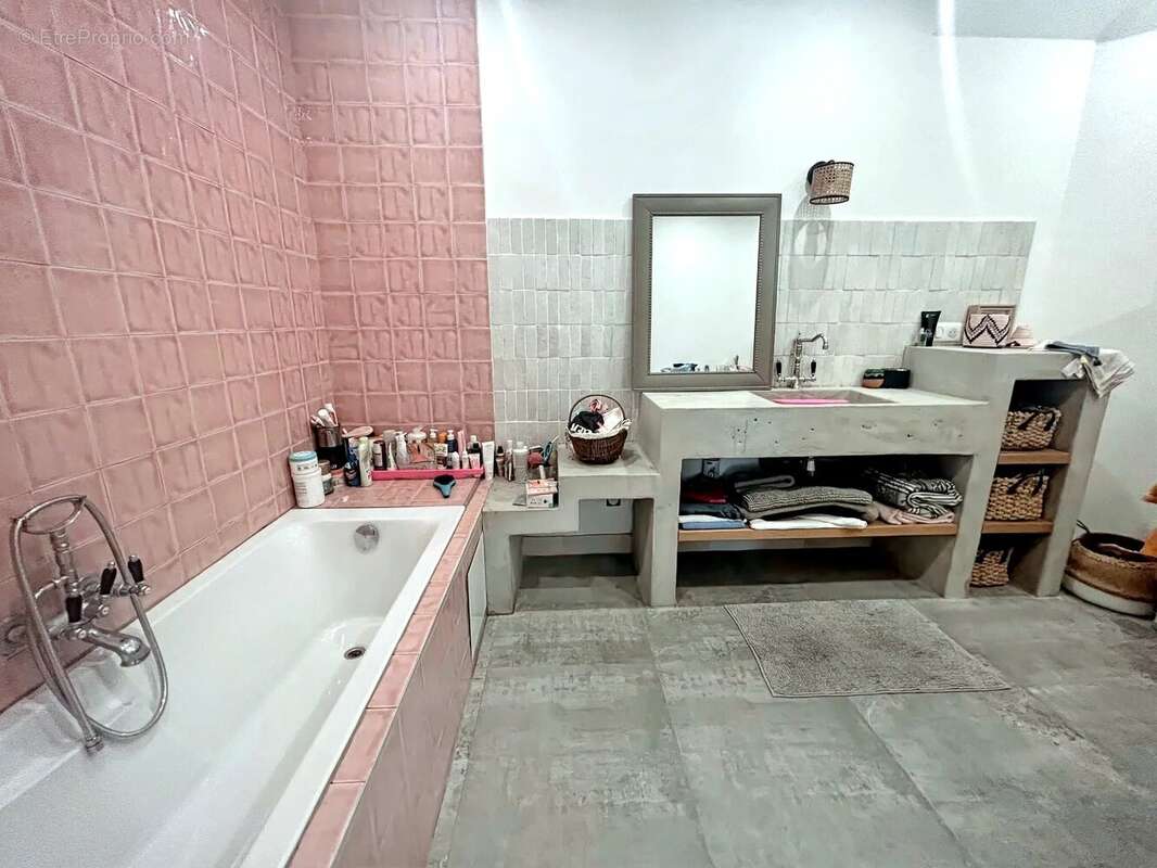 Appartement à MARSEILLE-7E