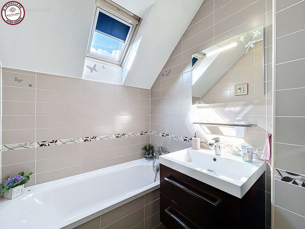 Maison à COMBS-LA-VILLE