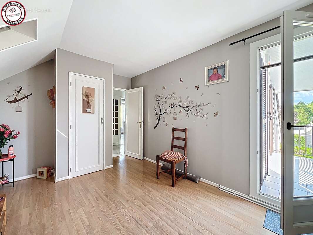 Maison à COMBS-LA-VILLE