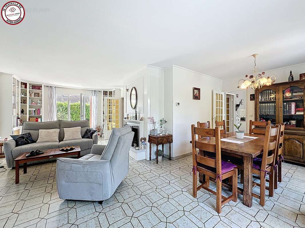 Maison à COMBS-LA-VILLE