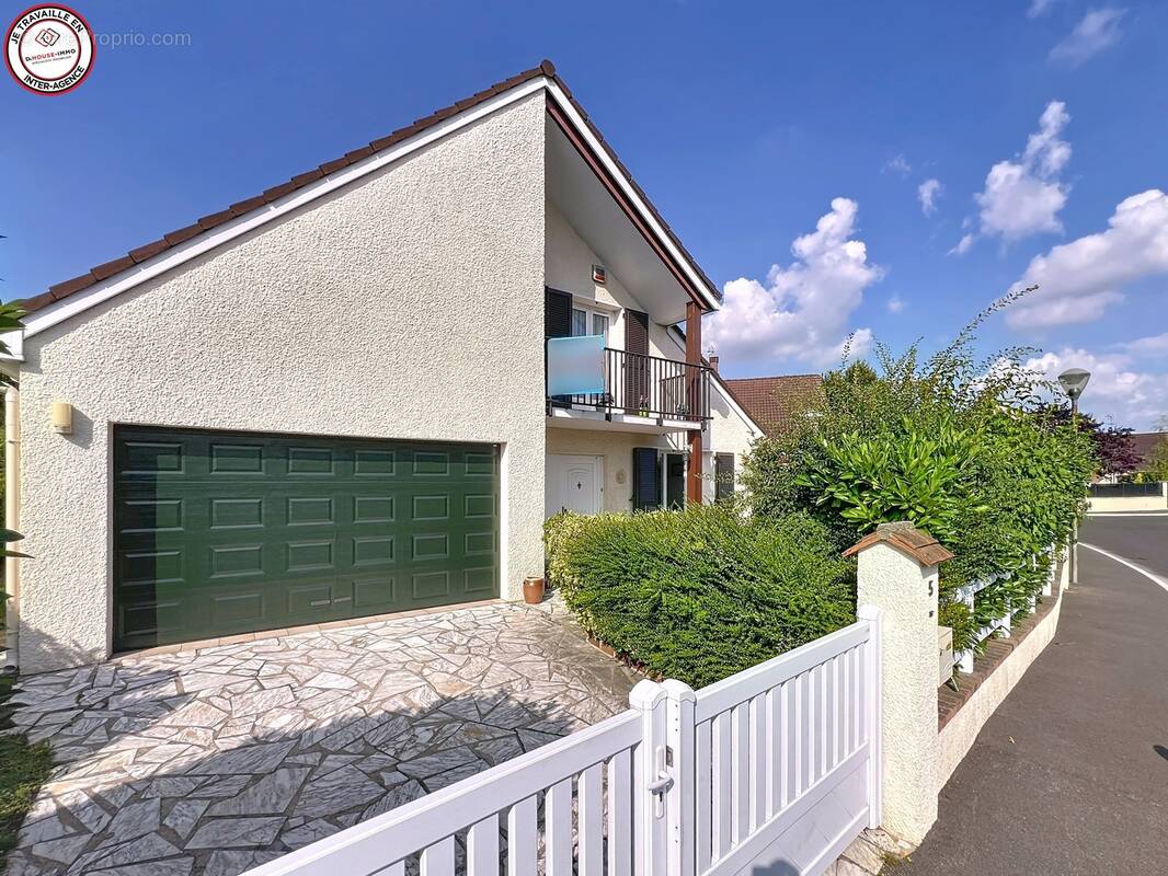 Maison à COMBS-LA-VILLE