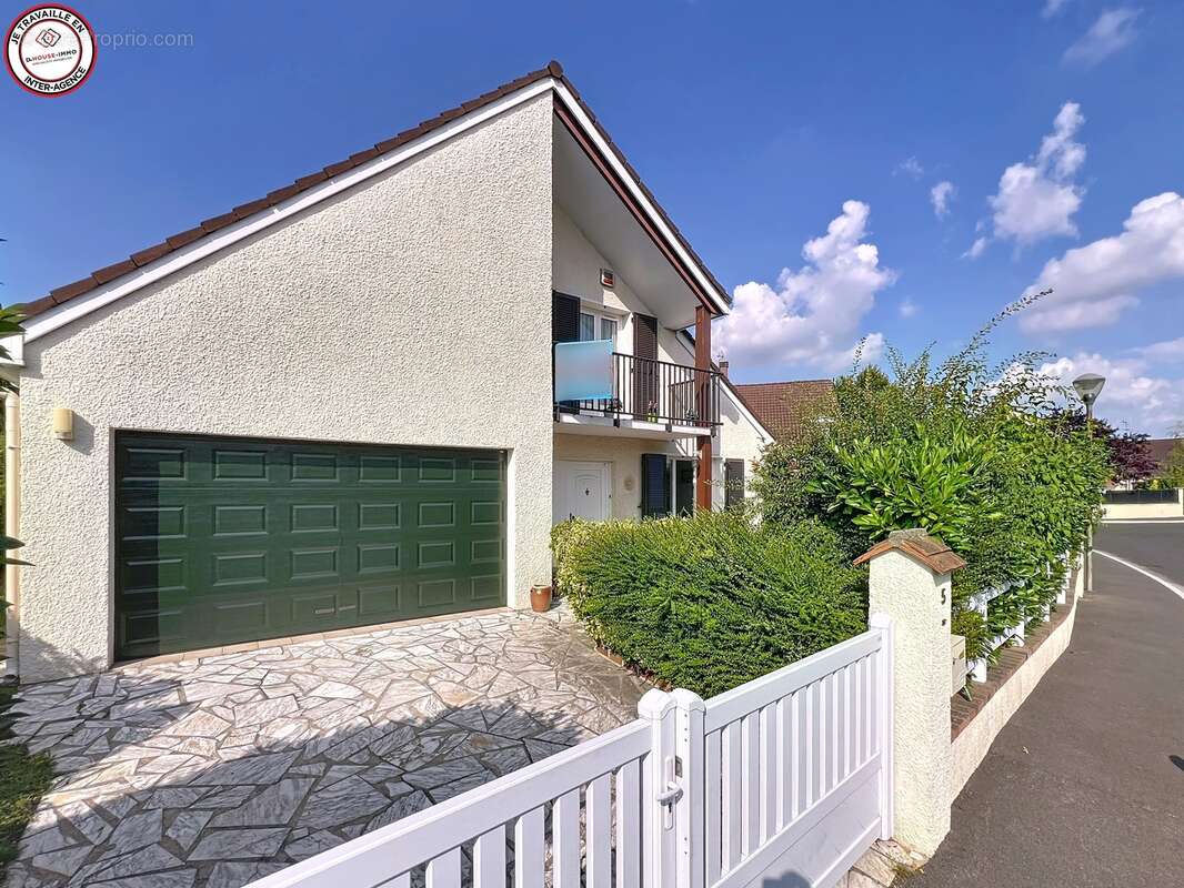 Maison à COMBS-LA-VILLE