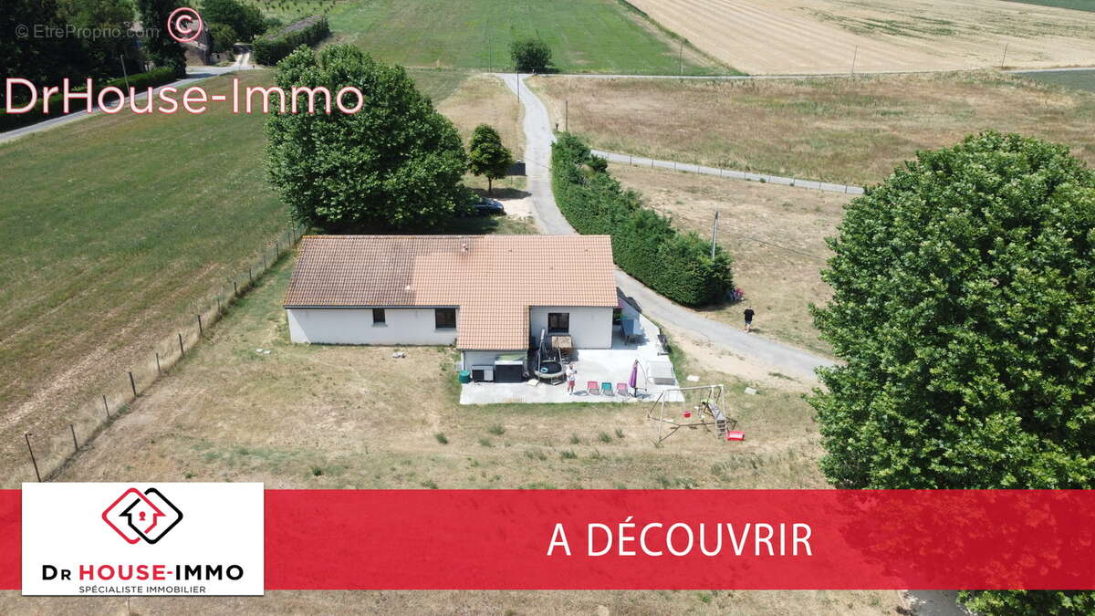 Maison à MONTELEGER