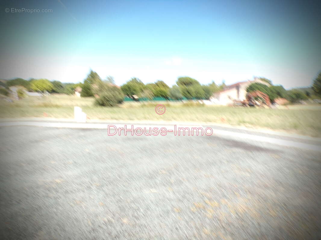 Terrain à SAINT-GAUZENS