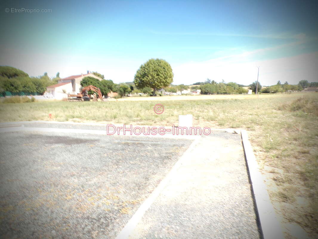 Terrain à SAINT-GAUZENS