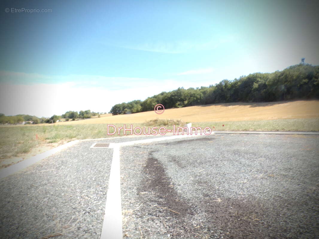 Terrain à SAINT-GAUZENS