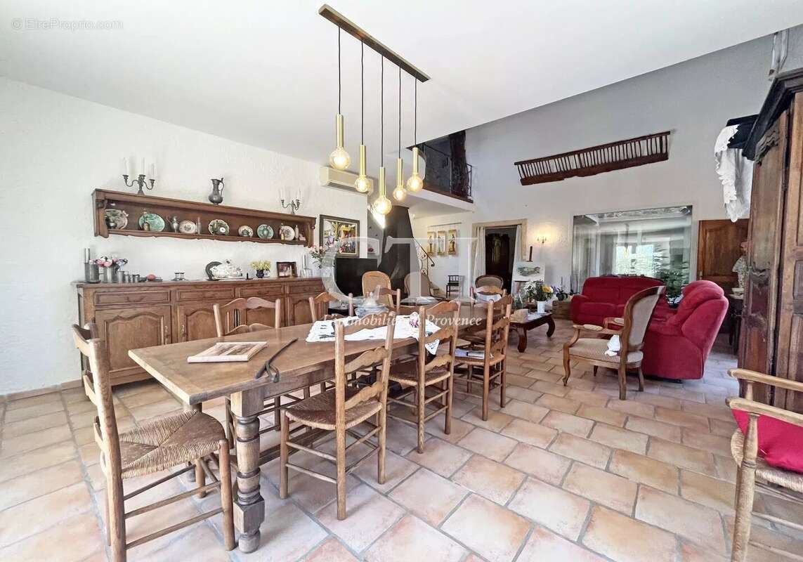 Maison à VAISON-LA-ROMAINE