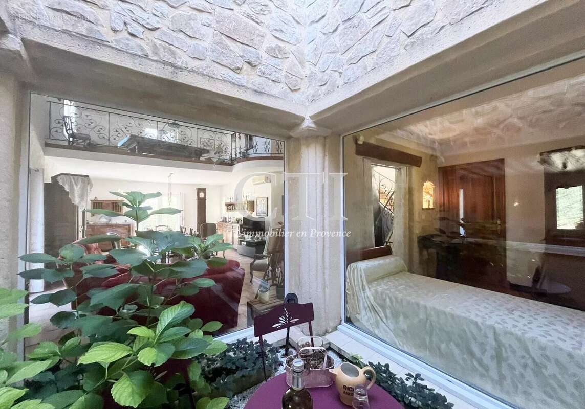 Maison à VAISON-LA-ROMAINE