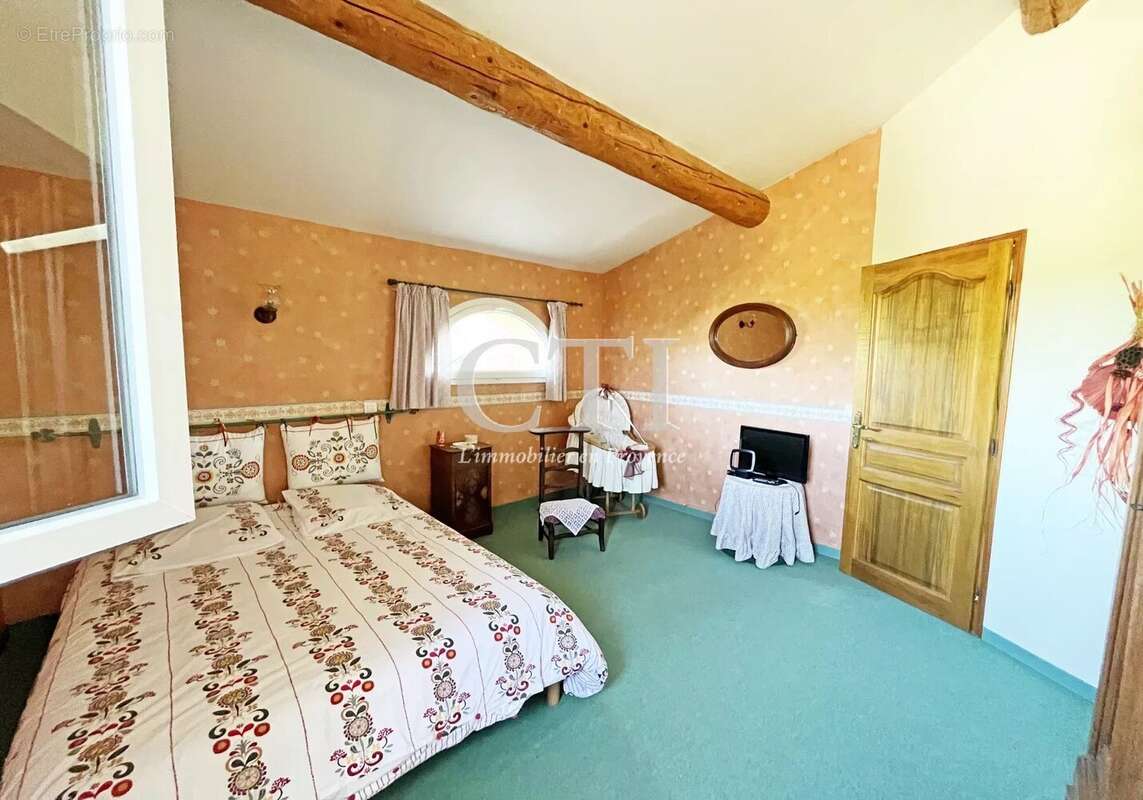 Maison à VAISON-LA-ROMAINE