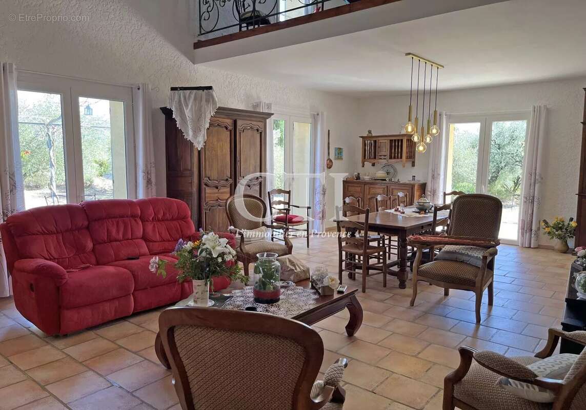 Maison à VAISON-LA-ROMAINE