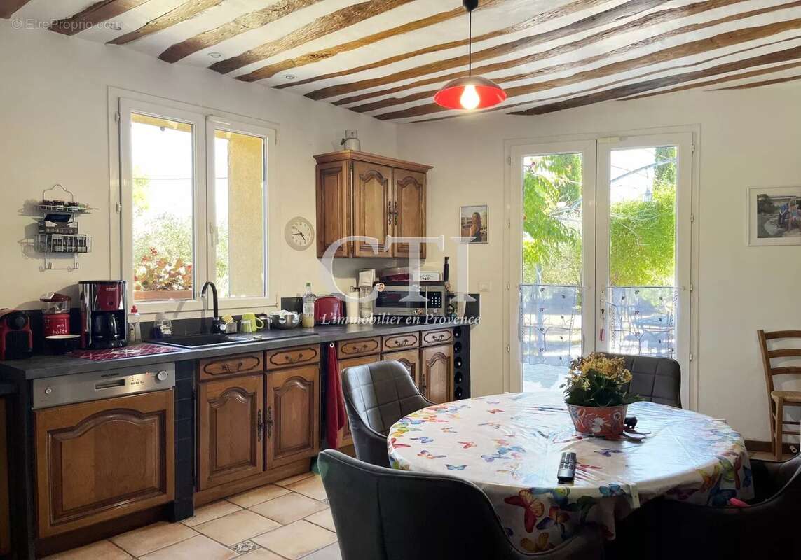 Maison à VAISON-LA-ROMAINE