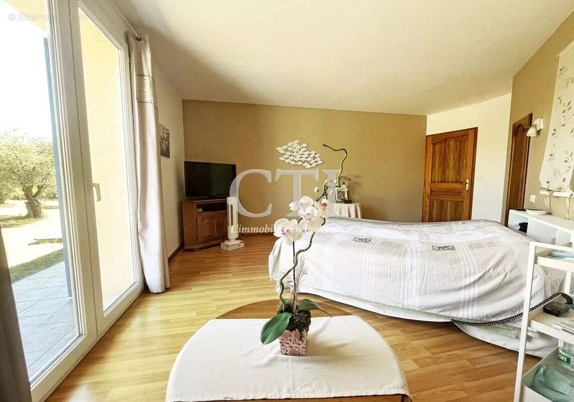 Maison à VAISON-LA-ROMAINE