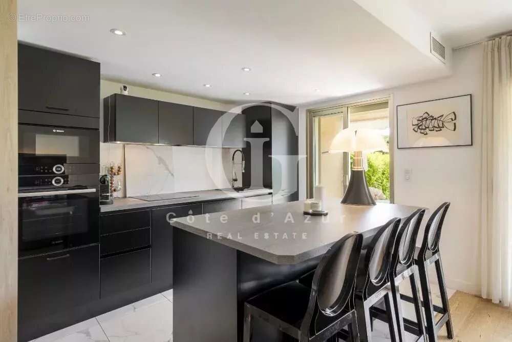 Appartement à LE CANNET