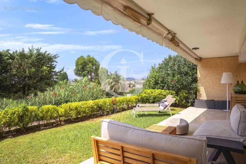 Appartement à LE CANNET