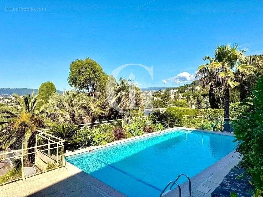 Appartement à LE CANNET