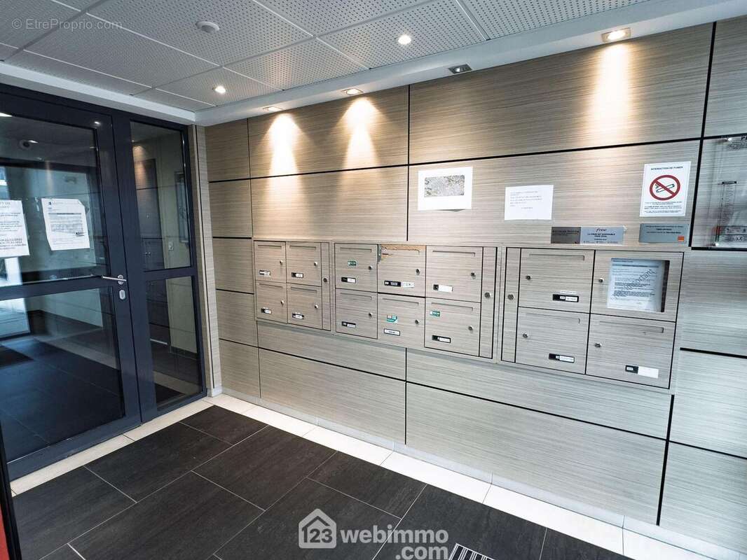 Dans une résidence sécurisée, - Appartement à ANGERS