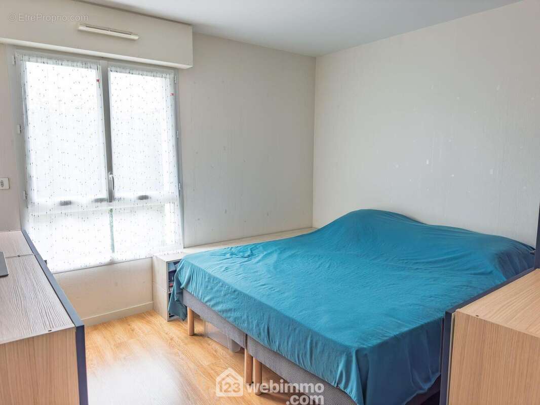 Une chambre spacieuse. - Appartement à ANGERS