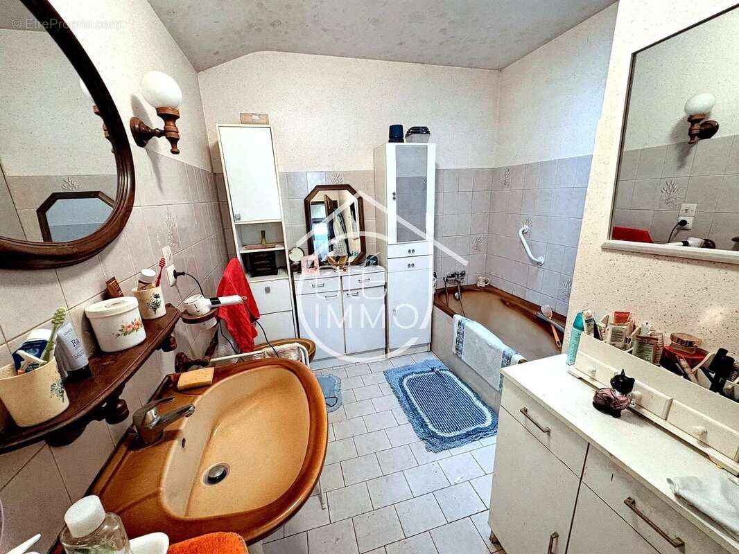 Maison à SAINT-PIERRE-D'EYRAUD