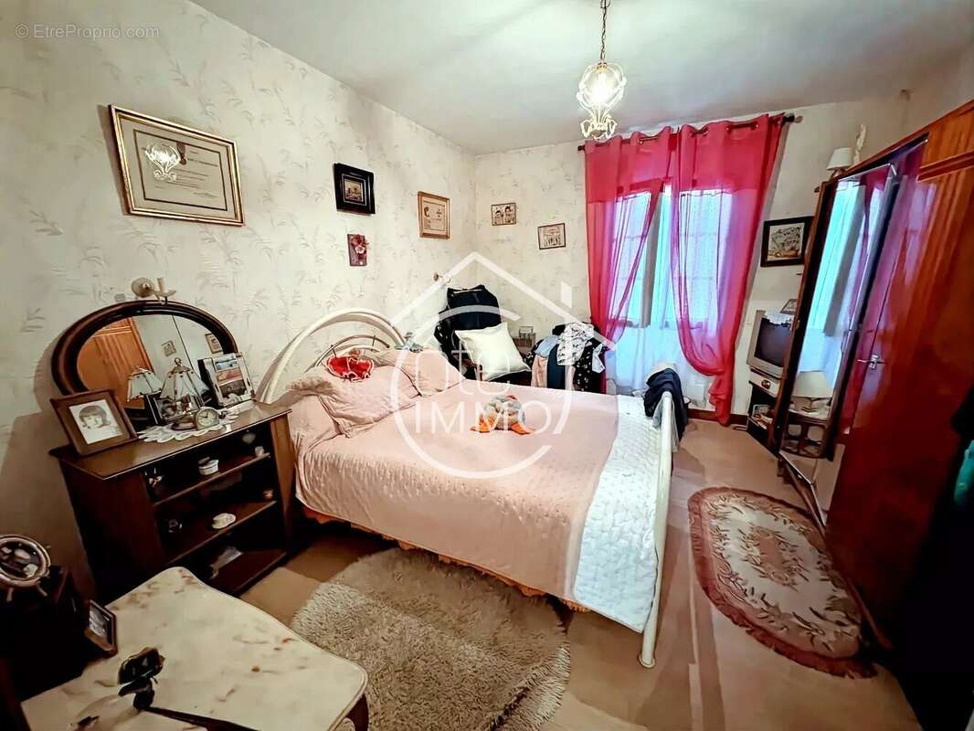 Maison à SAINT-PIERRE-D'EYRAUD