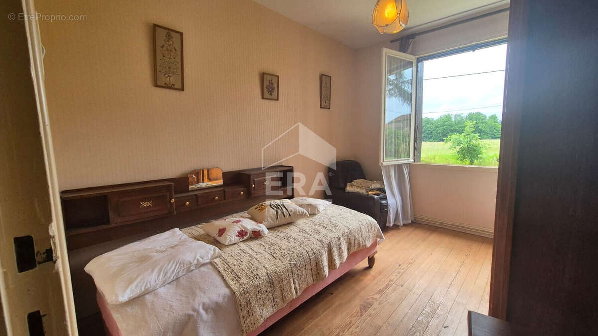 Maison à CASTELNAU-RIVIERE-BASSE