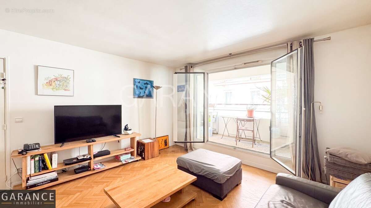 Appartement à PARIS-12E