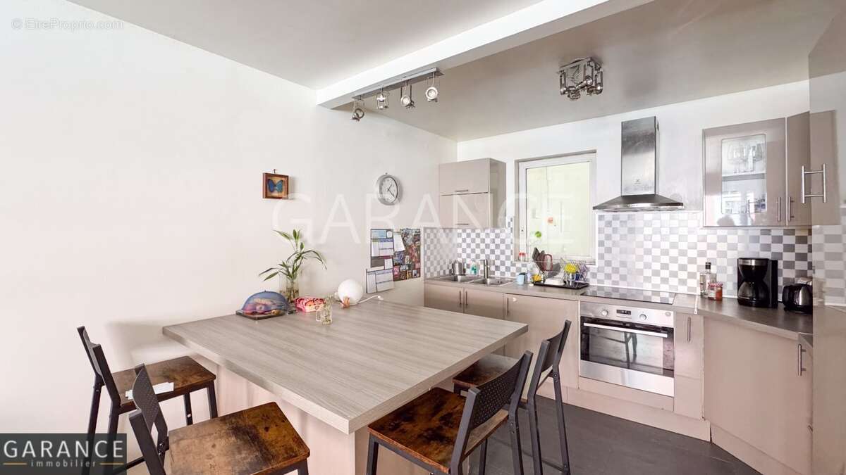 Appartement à PARIS-12E