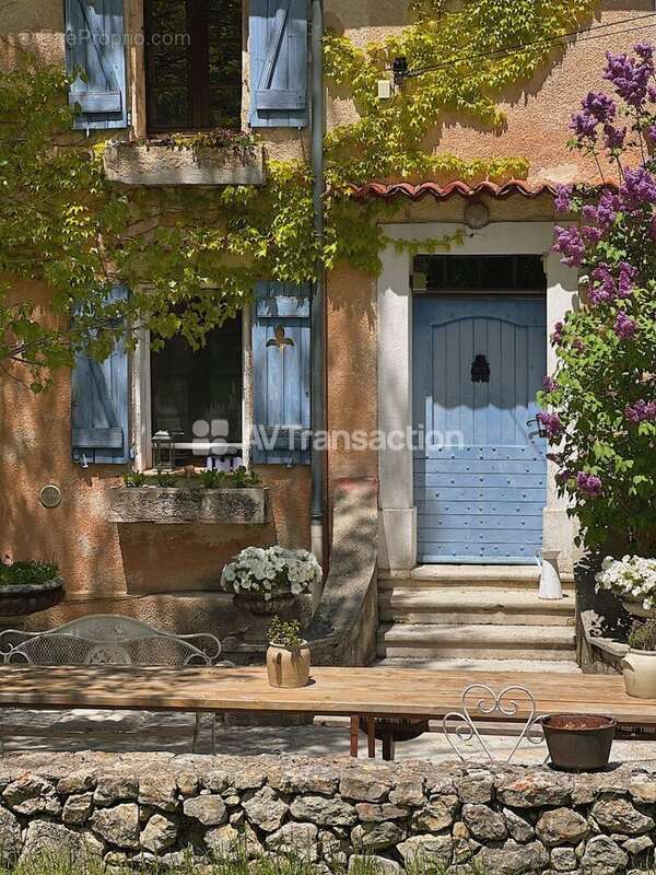 Commerce à LA BASTIDE