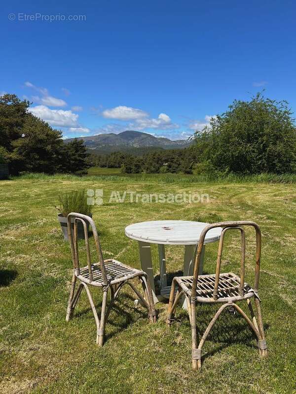 Commerce à LA BASTIDE