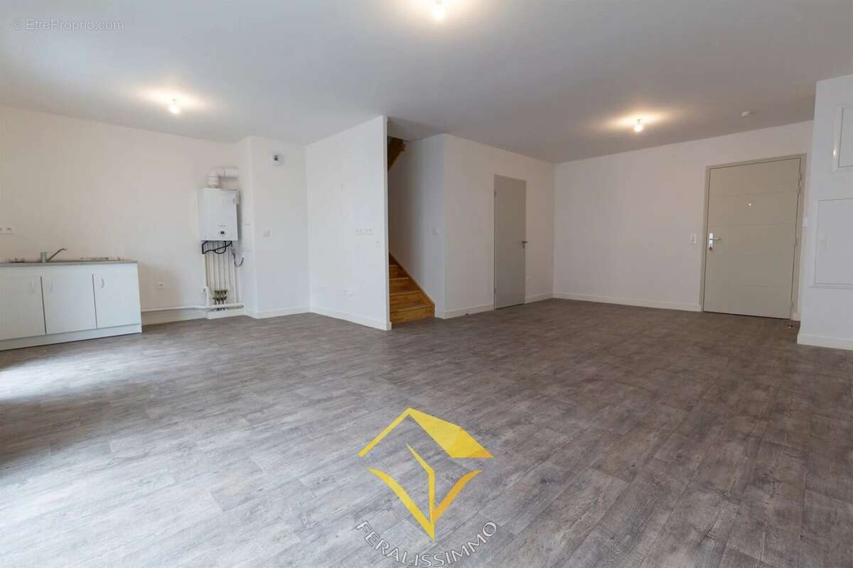 Appartement à JOUY-LE-MOUTIER