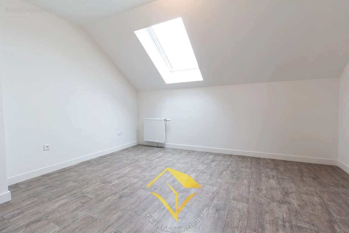 Appartement à JOUY-LE-MOUTIER