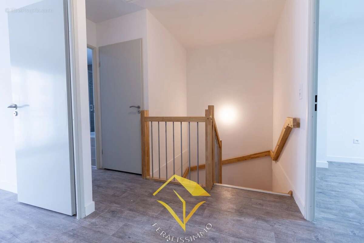 Appartement à JOUY-LE-MOUTIER