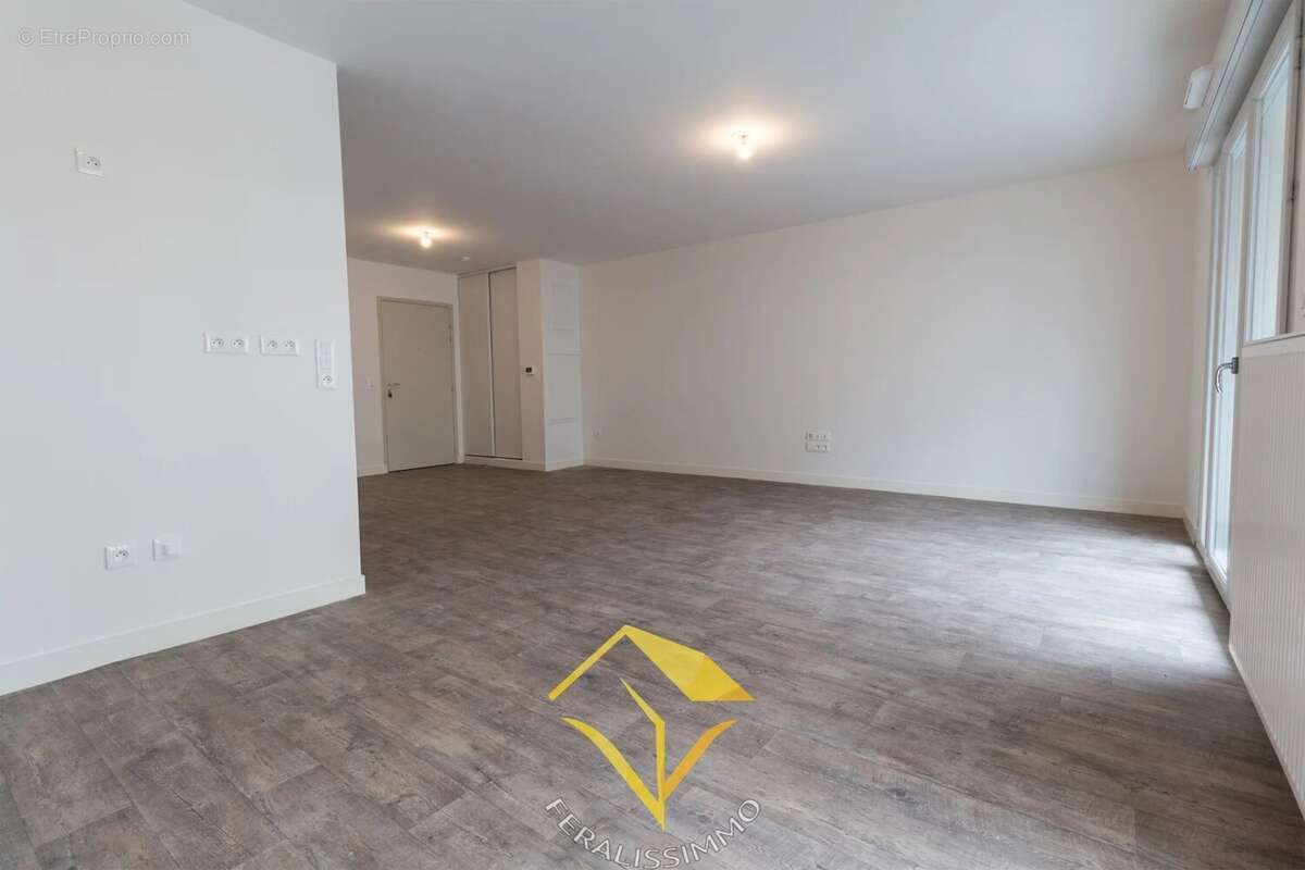 Appartement à JOUY-LE-MOUTIER