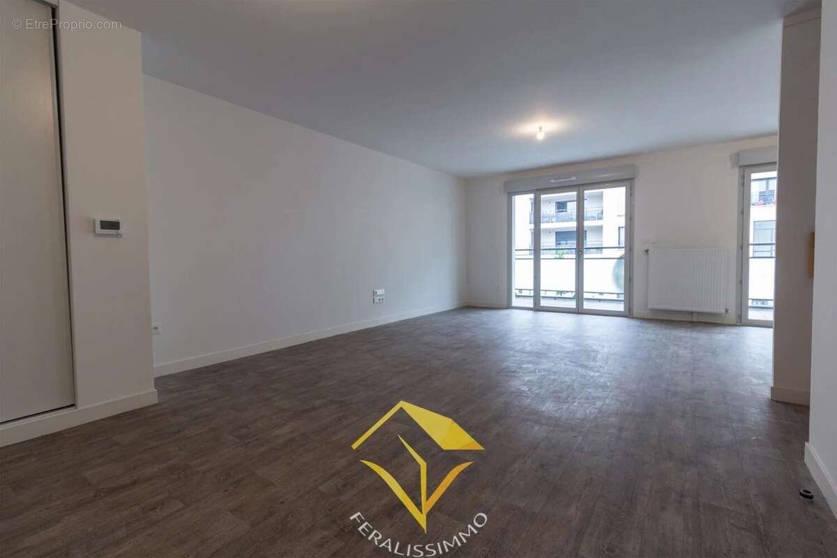 Appartement à JOUY-LE-MOUTIER