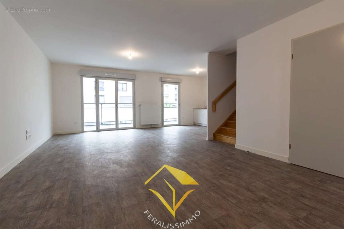 Appartement à JOUY-LE-MOUTIER