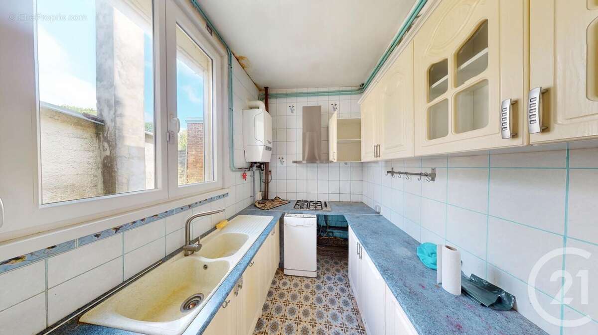 Maison à MONTBREHAIN