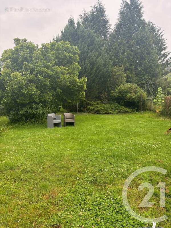 Maison à MONTBREHAIN