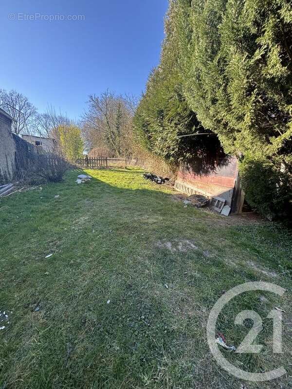 Maison à MONTBREHAIN